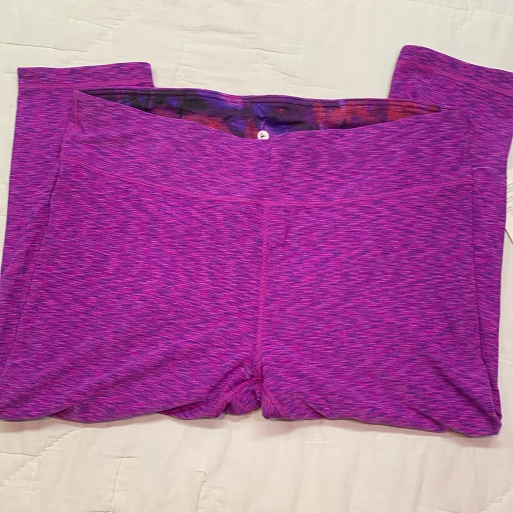 Active Life XXL NWT Reversible Athletic Capri Leggings Purple Space‎ Dye Pocket